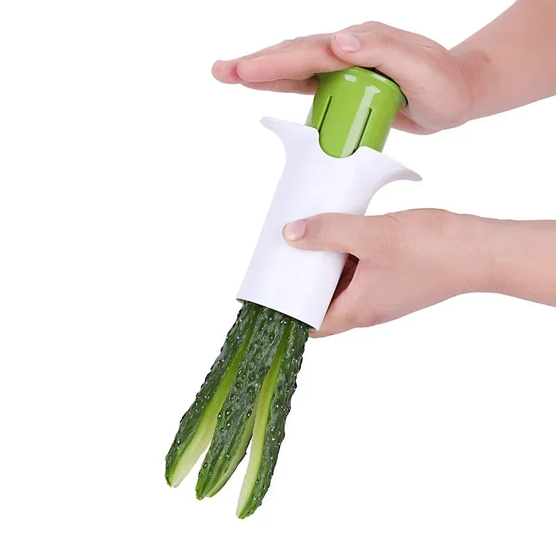 Kitchen Gadget Accessories Vegetable Cutters Fruit Kitchen Cucumber Carrot Divider Strawberry Slicer Splitter